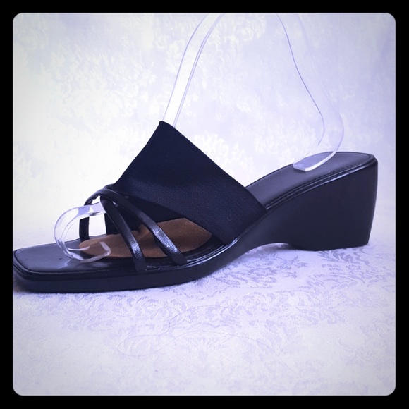 Italian Shoemakers Shoes - Italian Shoemakers Black Slide Sandal